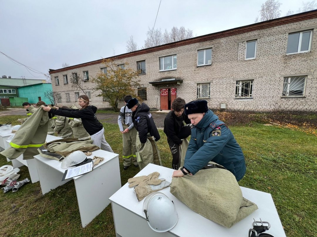 Сотрудники МЧС приняли участие в проведении военно-патриотической игры для юнармейцев